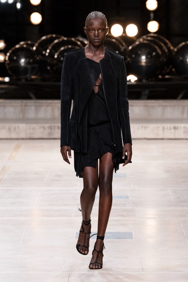 مجموعة Isabel Marant لربيع 2023 