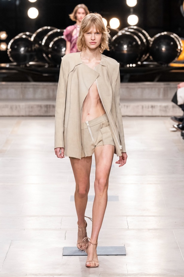 مجموعة Isabel Marant لربيع 2023 