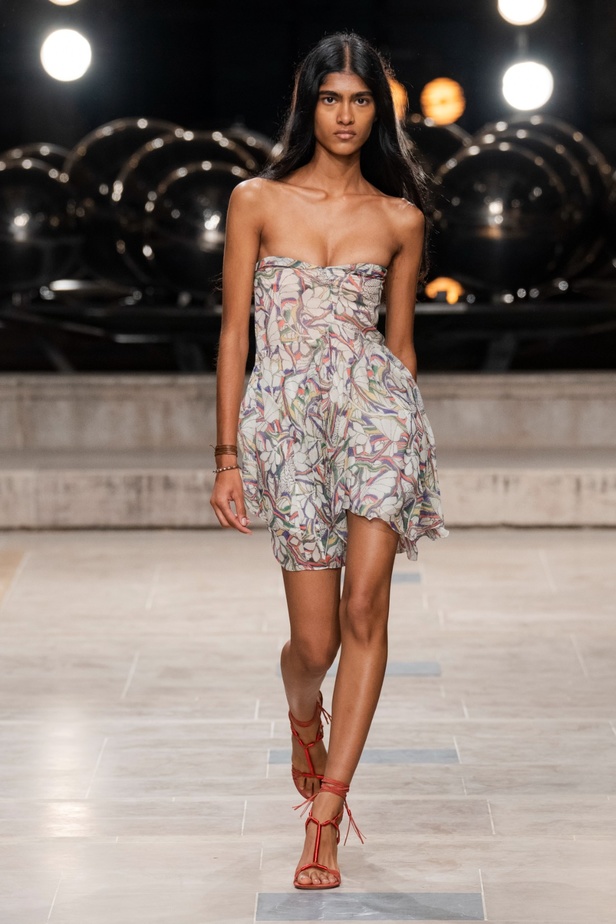 مجموعة Isabel Marant لربيع 2023 