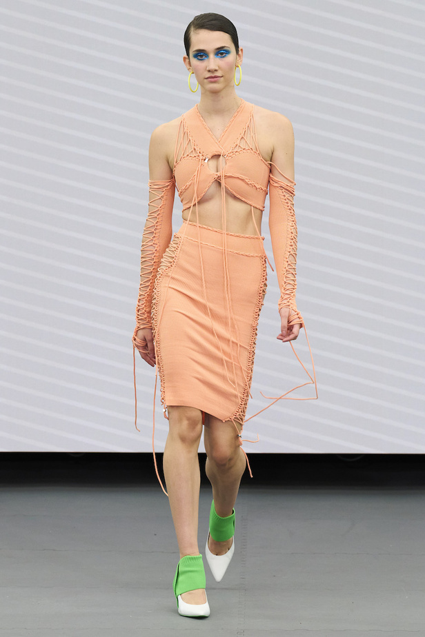 من مجموعة مارك فاست لموسم ربيع وصيف 2023