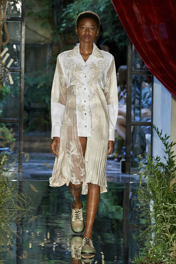 مجموعة Antonio Marras لربيع وصيف 2023.. جرأة النقشات وبريق الأقمشة