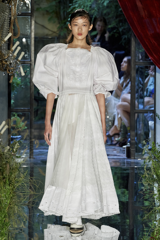 مجموعة Antonio Marras لربيع وصيف 2023.. جرأة النقشات وبريق الأقمشة