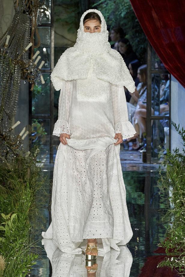 مجموعة Antonio Marras لربيع وصيف 2023.. جرأة النقشات وبريق الأقمشة