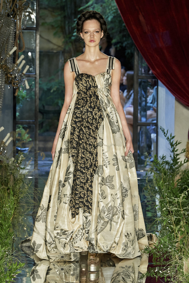 مجموعة Antonio Marras لربيع وصيف 2023.. جرأة النقشات وبريق الأقمشة