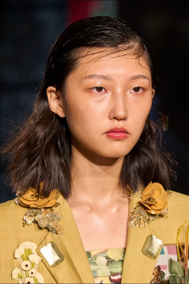 مجموعة Antonio Marras لربيع وصيف 2023.. جرأة النقشات وبريق الأقمشة