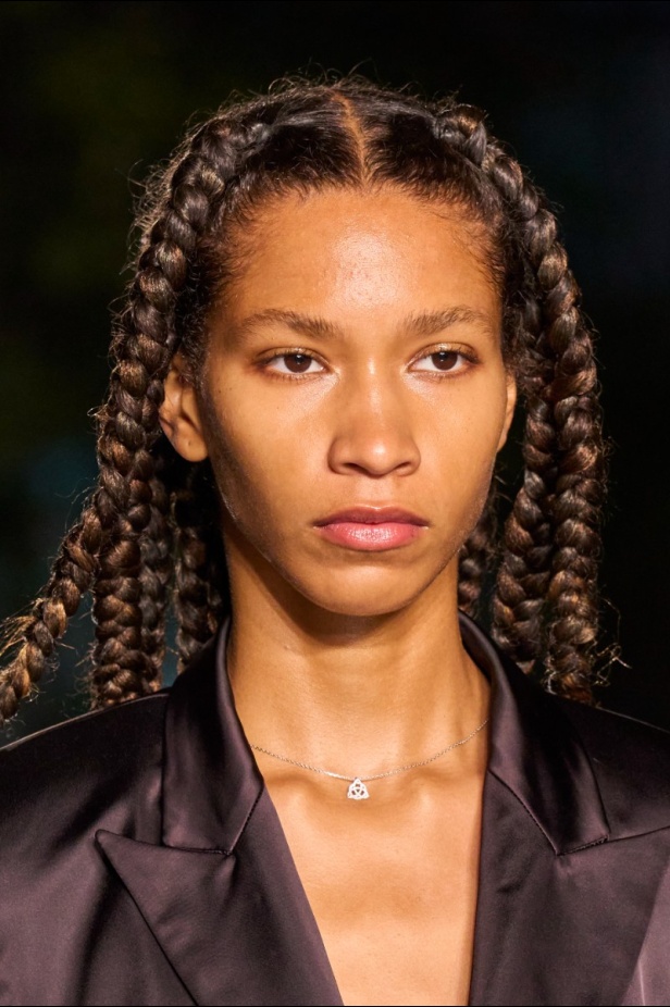 مجموعة Antonio Marras لربيع وصيف 2023.. جرأة النقشات وبريق الأقمشة