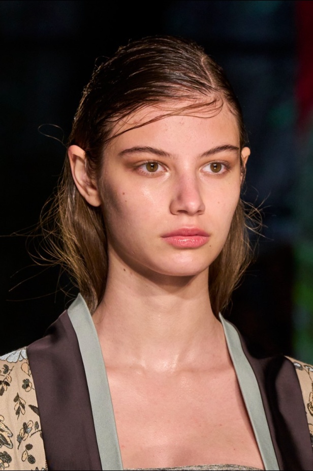 مجموعة Antonio Marras لربيع وصيف 2023.. جرأة النقشات وبريق الأقمشة