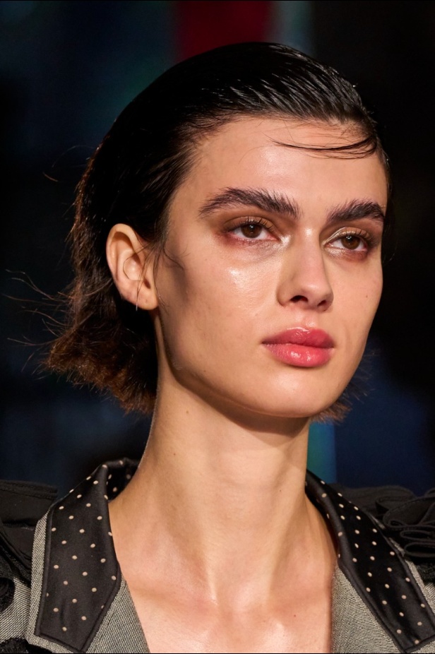 مجموعة Antonio Marras لربيع وصيف 2023.. جرأة النقشات وبريق الأقمشة