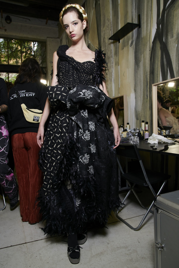 مجموعة Antonio Marras لربيع وصيف 2023.. جرأة النقشات وبريق الأقمشة