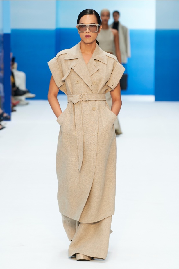 مجموعة Max Mara لموسم ربيع وصيف 2023  تستعرض مفهومي الأنوثة الجديدة والشجاعة