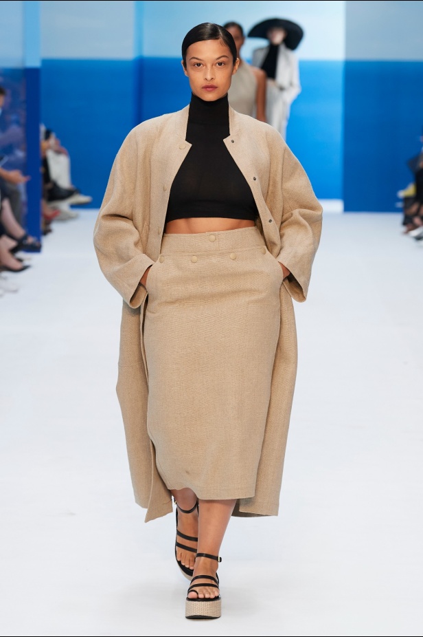 مجموعة Max Mara لموسم ربيع وصيف 2023  تستعرض مفهومي الأنوثة الجديدة والشجاعة