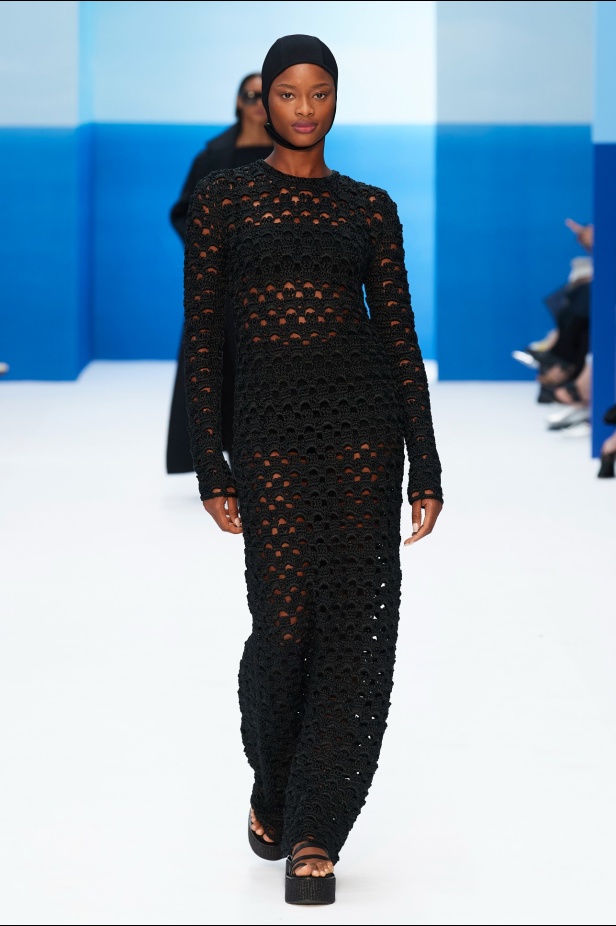 مجموعة Max Mara لموسم ربيع وصيف 2023  تستعرض مفهومي الأنوثة الجديدة والشجاعة