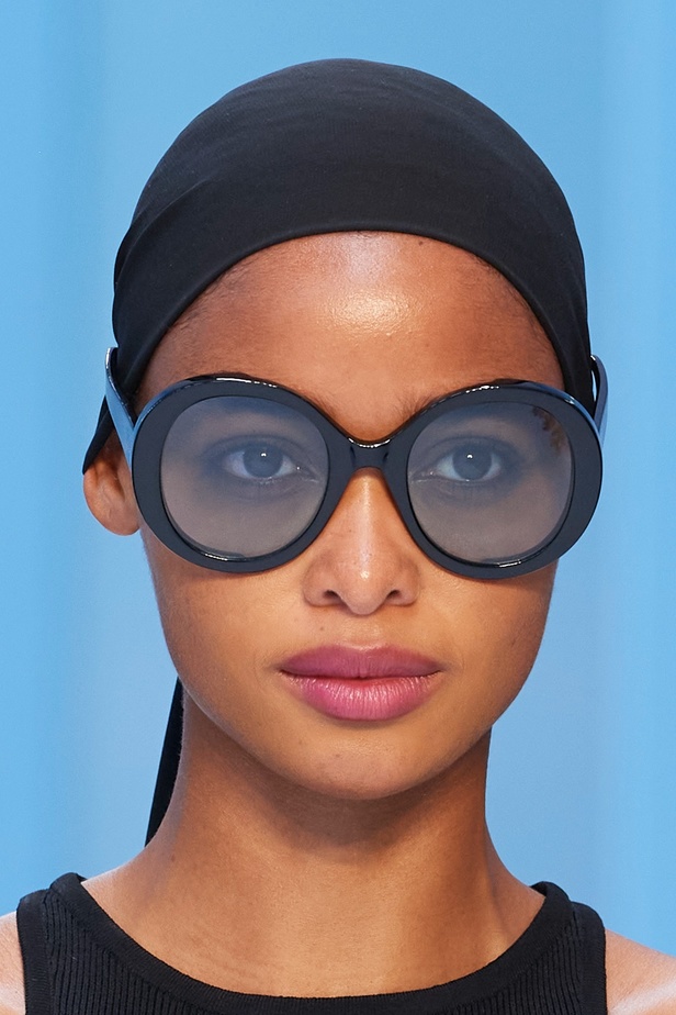 مجموعة Max Mara لموسم ربيع وصيف 2023  تستعرض مفهومي الأنوثة الجديدة والشجاعة