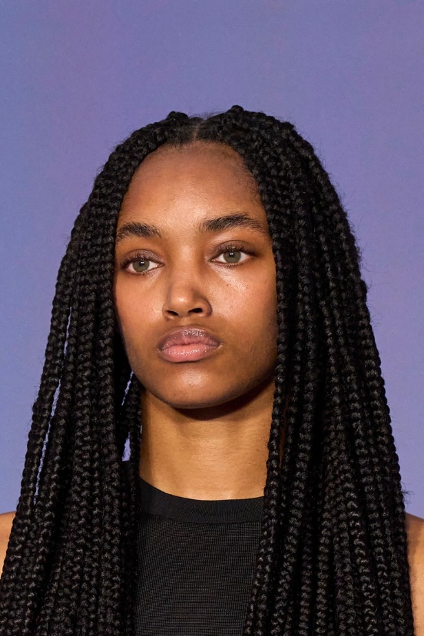 لمسات براقة في عرض Brandon Maxwell لربيع وصيف 2023