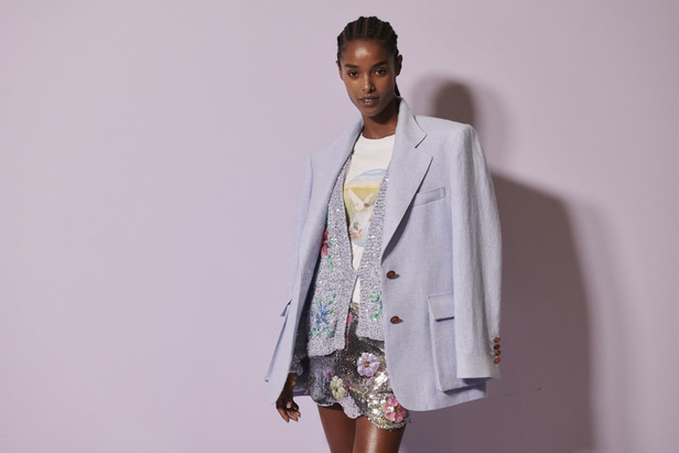 لمسات براقة في عرض Brandon Maxwell لربيع وصيف 2023