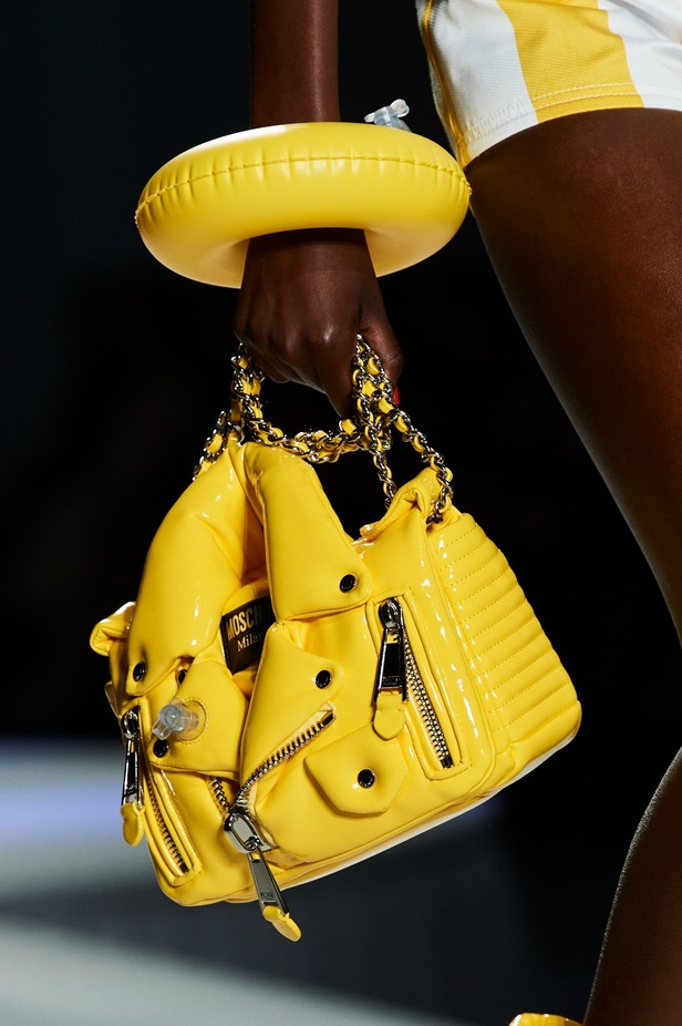 Moschino 