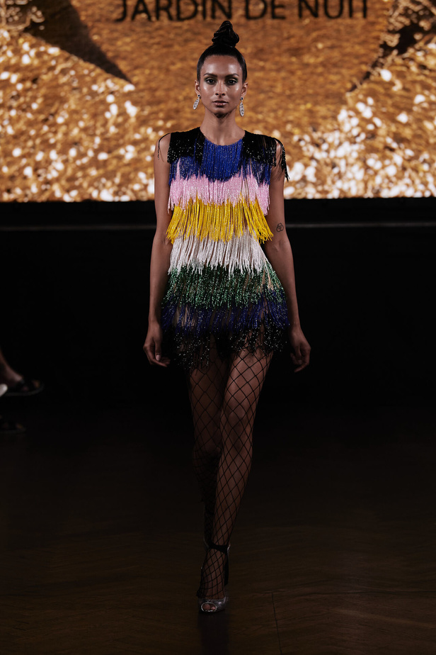 حديقة من الأزهار الملونة في تصاميم "نعيم خان" ضمن أسبوع الموضة في نيويورك