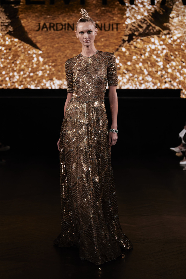 حديقة من الأزهار الملونة في تصاميم "نعيم خان" ضمن أسبوع الموضة في نيويورك