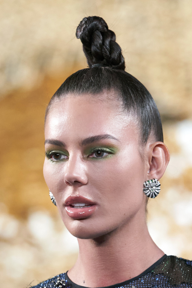 حديقة من الأزهار الملونة في تصاميم "نعيم خان" ضمن أسبوع الموضة في نيويورك