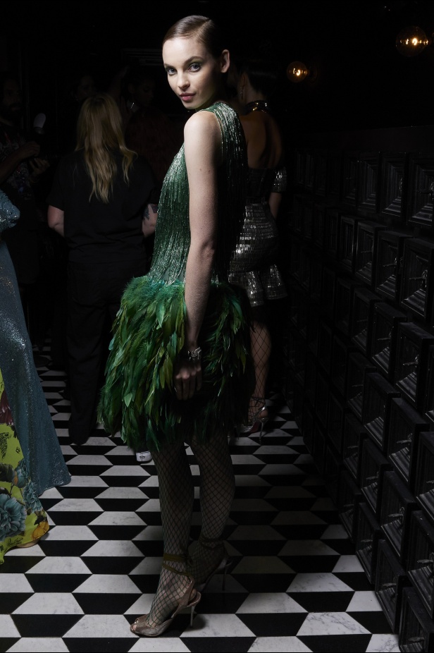 حديقة من الأزهار الملونة في تصاميم "نعيم خان" ضمن أسبوع الموضة في نيويورك