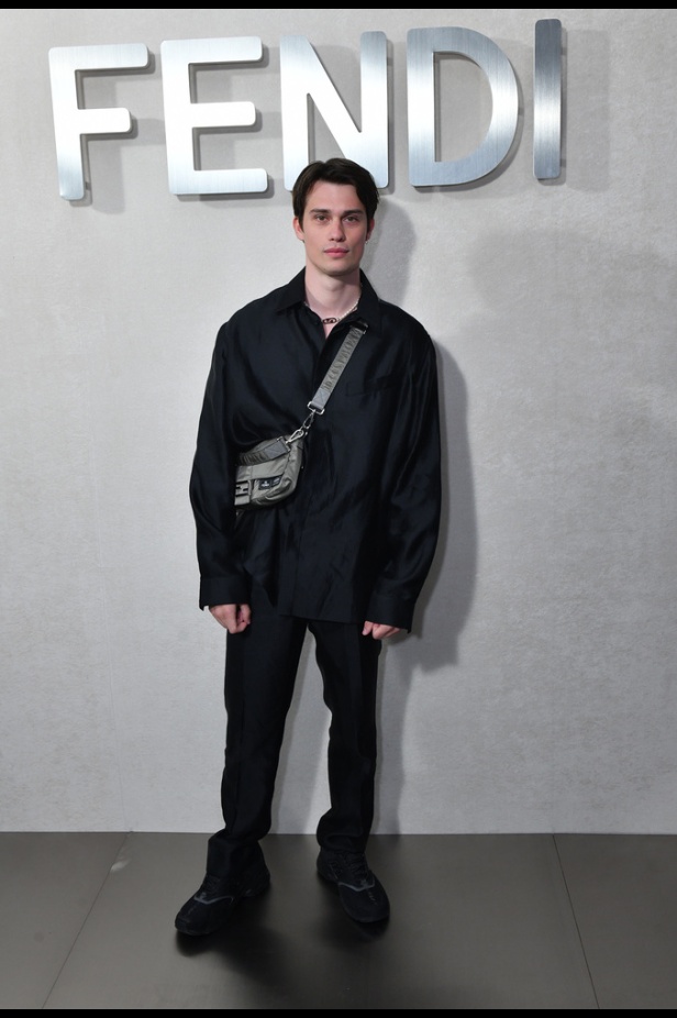 دار "فندي" تحتفل بحقيبة باغيت بجموعة كبسولية ساحرة في نيويورك