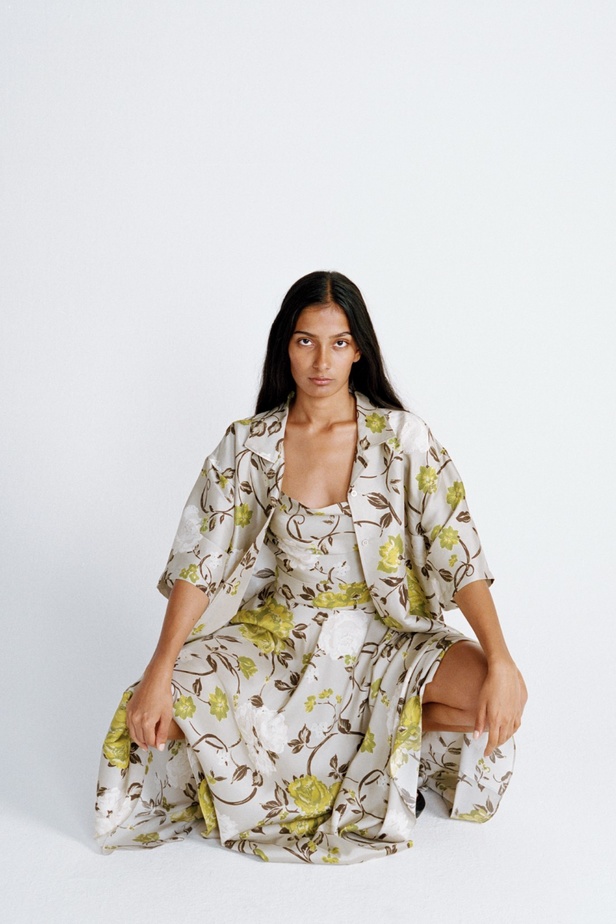 مجموعة Noon By Noor لربيع 2023 إطلالات بسيطة لكن غنية بالتفاصيل غير المتوقعة