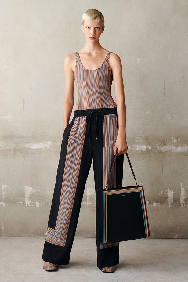 الخطوط المستقيمة أبرز سمات تشكيلة "بول سميث" لربيع وصيف 2023