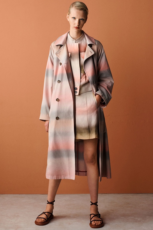 الخطوط المستقيمة أبرز سمات تشكيلة "بول سميث" لربيع وصيف 2023