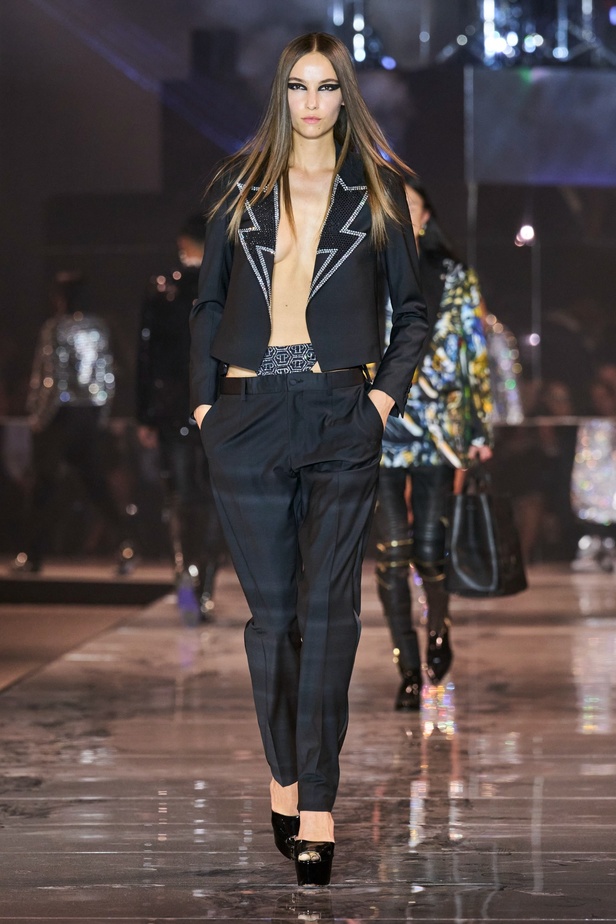 مجموعة Philipp Plein لربيع وصيف 2023 بروح موسيقى الروك