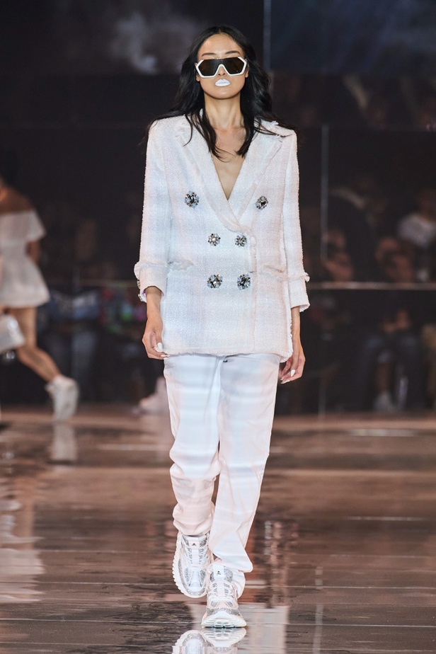 مجموعة Philipp Plein لربيع وصيف 2023 بروح موسيقى الروك