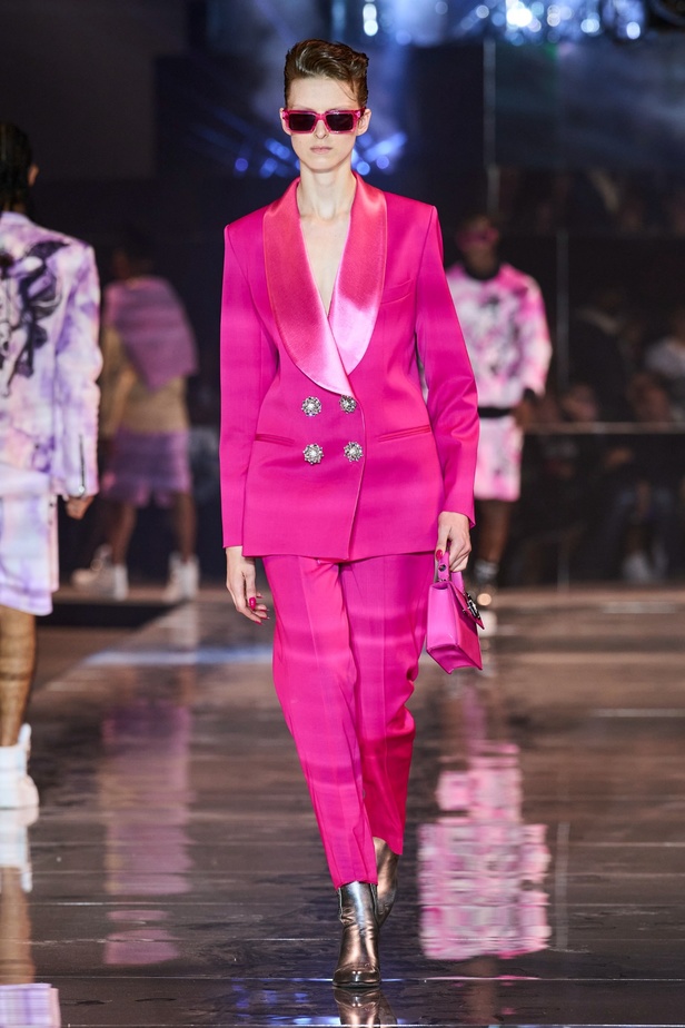 مجموعة Philipp Plein لربيع وصيف 2023 بروح موسيقى الروك