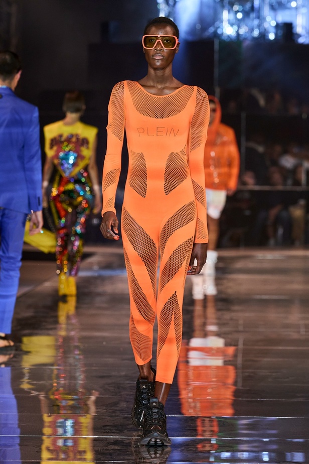 مجموعة Philipp Plein لربيع وصيف 2023 بروح موسيقى الروك