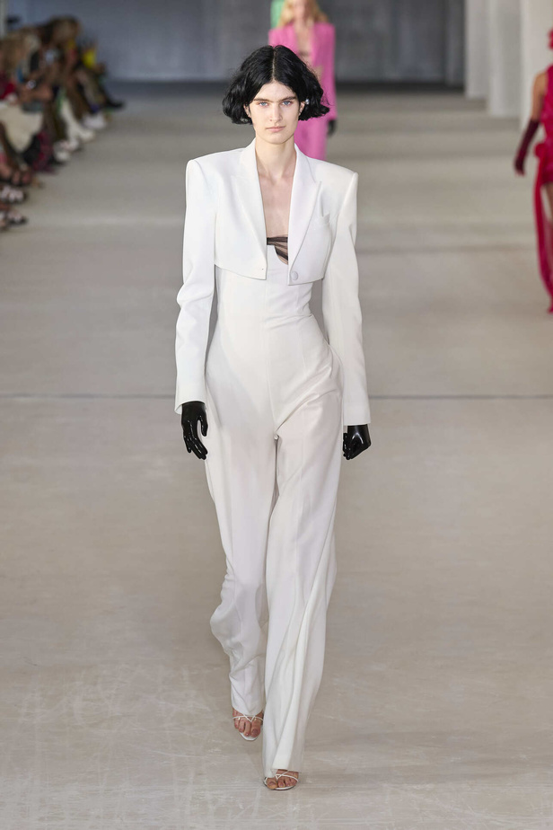 مجموعة Prabal Gurung لربيع وصيف 2022.. ألوان قوية وتفاصيل هندسية