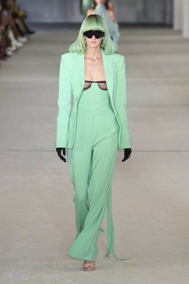 مجموعة Prabal Gurung لربيع وصيف 2022.. ألوان قوية وتفاصيل هندسية