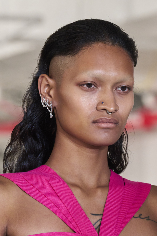 مجموعة Prabal Gurung لربيع وصيف 2022.. ألوان قوية وتفاصيل هندسية