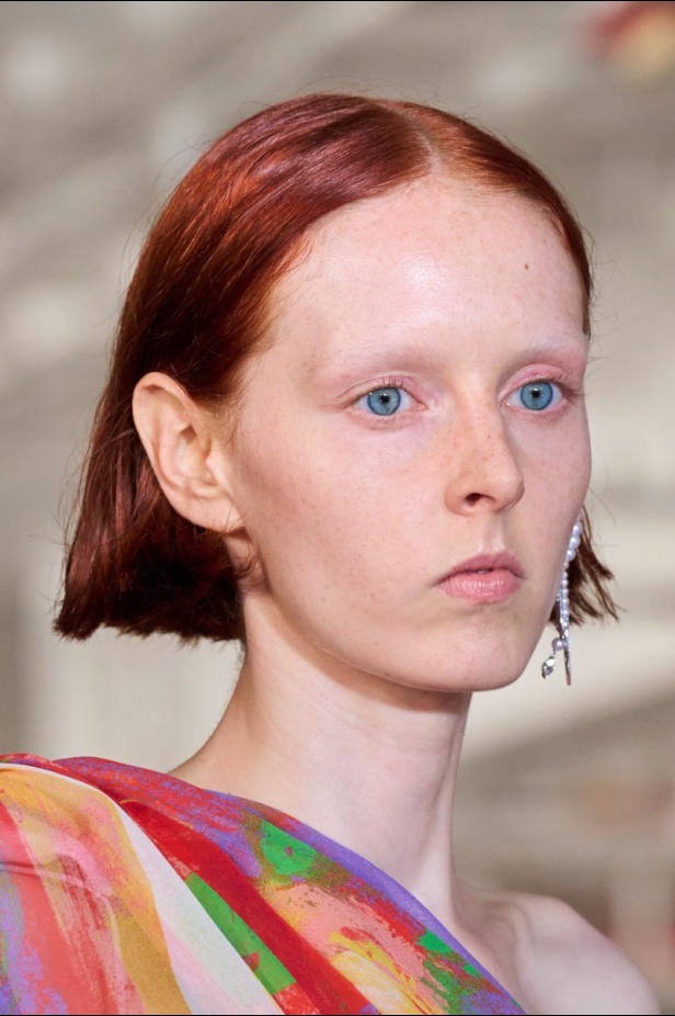 مجموعة Prabal Gurung لربيع وصيف 2022.. ألوان قوية وتفاصيل هندسية