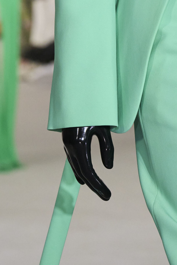 مجموعة Prabal Gurung لربيع وصيف 2022.. ألوان قوية وتفاصيل هندسية