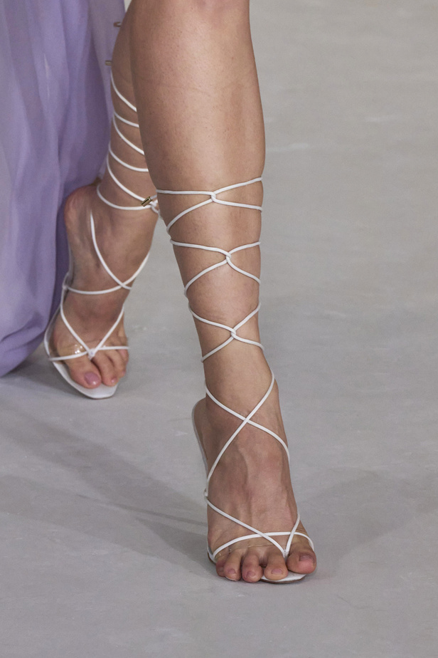 مجموعة Prabal Gurung لربيع وصيف 2022.. ألوان قوية وتفاصيل هندسية