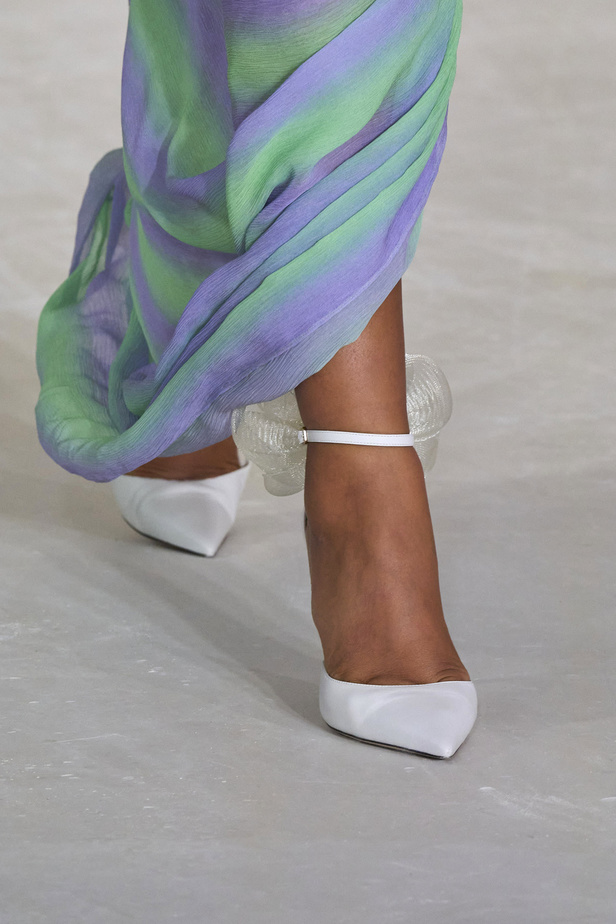 مجموعة Prabal Gurung لربيع وصيف 2022.. ألوان قوية وتفاصيل هندسية