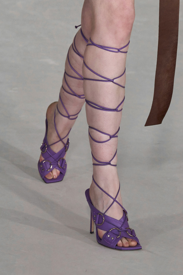 مجموعة Prabal Gurung لربيع وصيف 2022.. ألوان قوية وتفاصيل هندسية