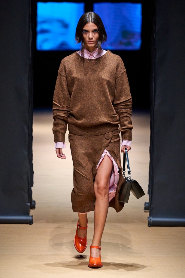 مجموعة Prada لربيع وصيف 2023: اللمسة الإبداعية المناسبة لموسم الربيع المقبل