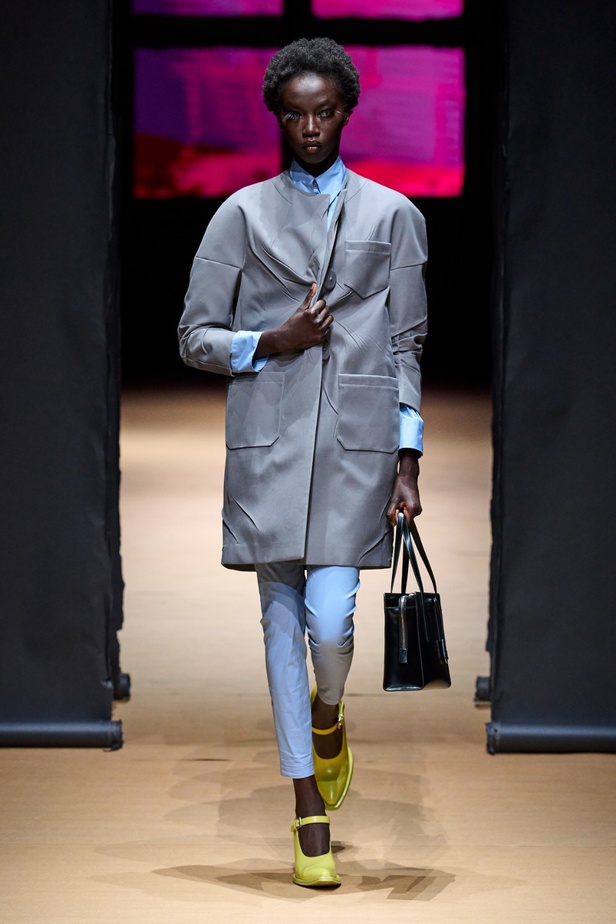 مجموعة Prada لربيع وصيف 2023: اللمسة الإبداعية المناسبة لموسم الربيع المقبل