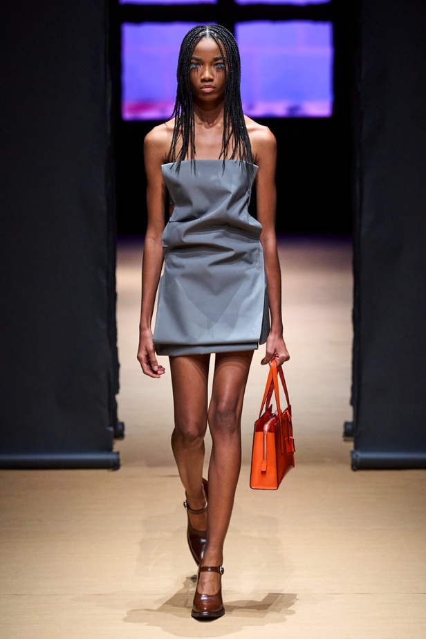 مجموعة Prada لربيع وصيف 2023: اللمسة الإبداعية المناسبة لموسم الربيع المقبل