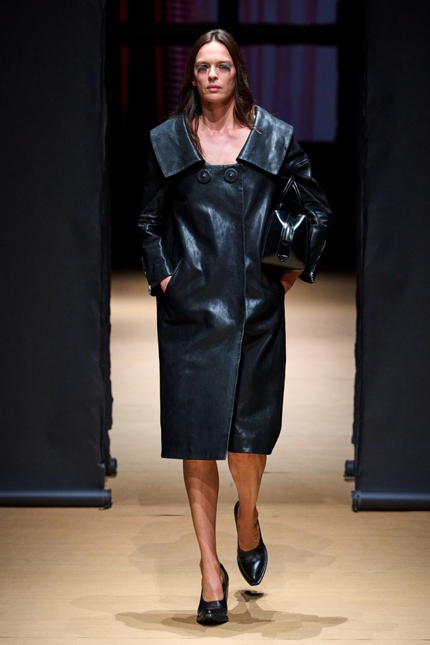 مجموعة Prada لربيع وصيف 2023: اللمسة الإبداعية المناسبة لموسم الربيع المقبل