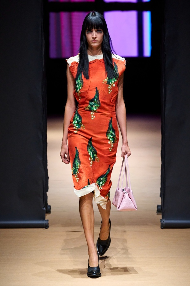 مجموعة Prada لربيع وصيف 2023: اللمسة الإبداعية المناسبة لموسم الربيع المقبل