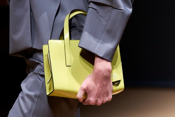 مجموعة Prada لربيع وصيف 2023: اللمسة الإبداعية المناسبة لموسم الربيع المقبل