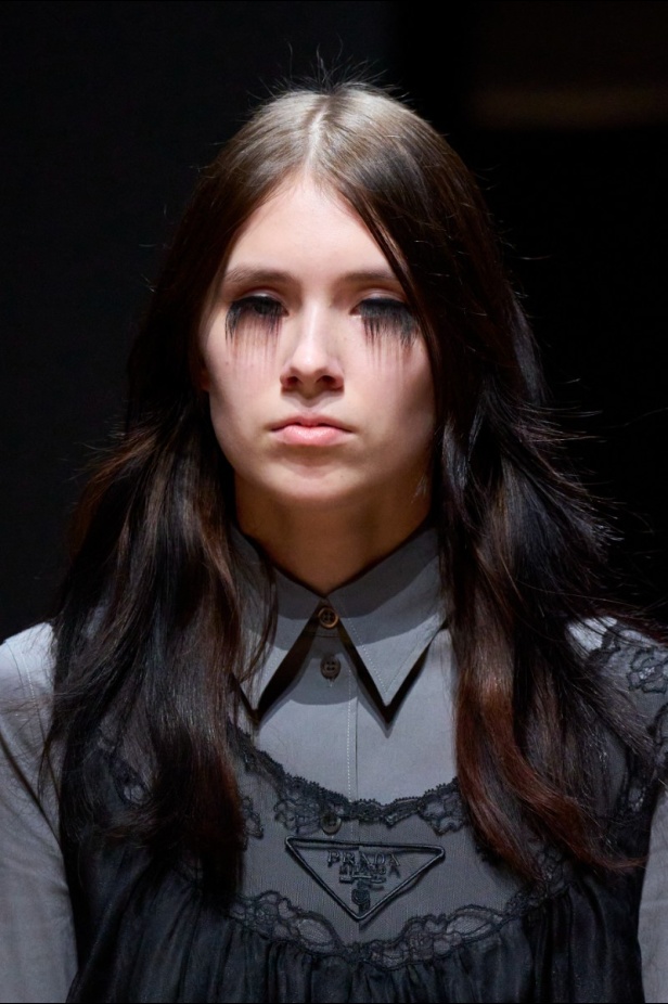 مجموعة Prada لربيع وصيف 2023: اللمسة الإبداعية المناسبة لموسم الربيع المقبل