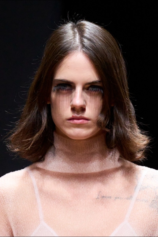 مجموعة Prada لربيع وصيف 2023: اللمسة الإبداعية المناسبة لموسم الربيع المقبل