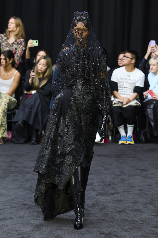 من مجموعة ريتشارد كوين لموسم ربيع وصيف 2023