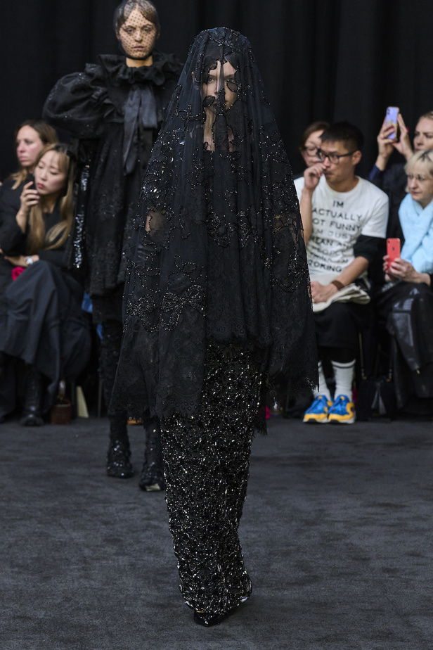 من مجموعة ريتشارد كوين لموسم ربيع وصيف 2023